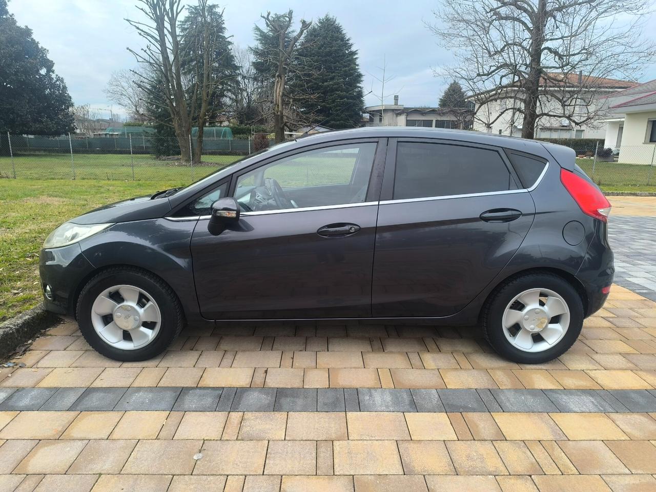 Ford Fiesta benzina km 137mila neopatentati