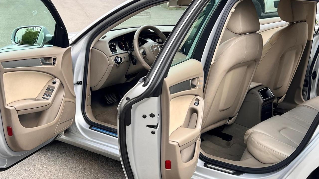 Audi A4 Avant 2.0 TDI 143CV cambio automatico Unico Prop