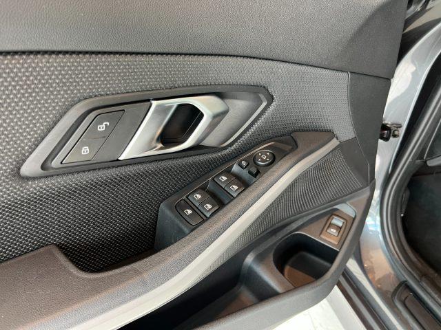 BMW 318 iA Touring Business Advantage StepTronic 156cv