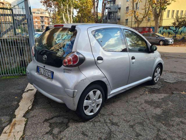 TOYOTA Aygo 1.0 VVT-i 5 porte Now Connect