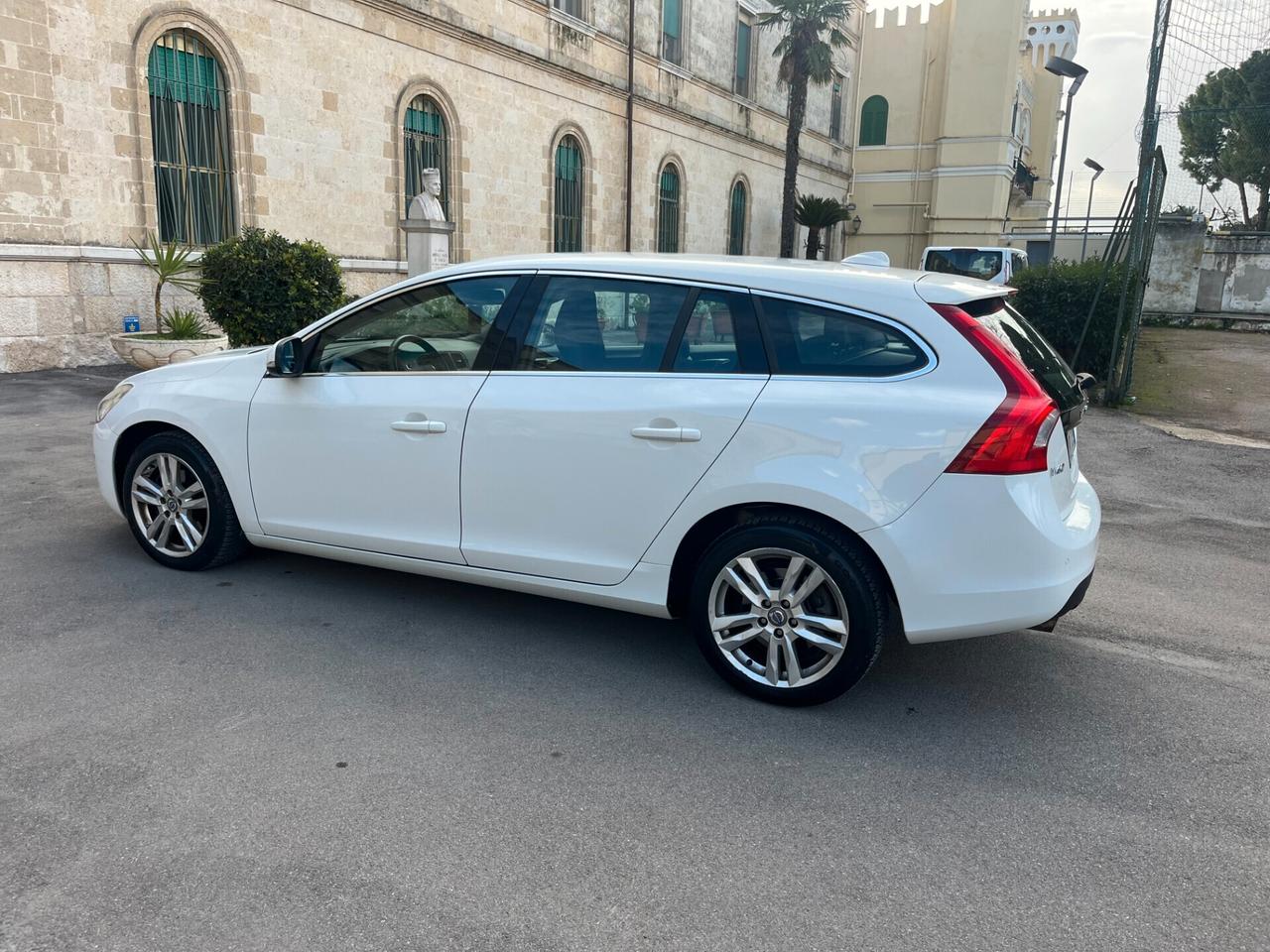 Volvo V60 D2 1.6 Diesel Full Optional