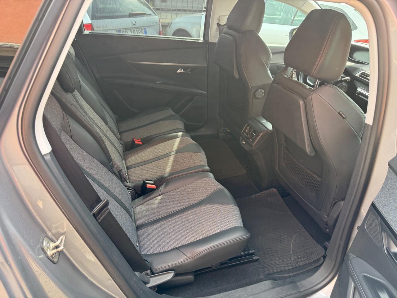 Peugeot 5008 BlueHDi 130 S&S EAT8 Allure 7 POSTI