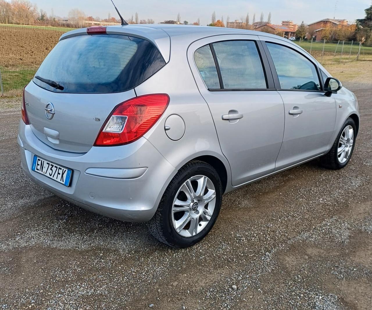 Opel Corsa 1.2 85CV 5 porte GPL-TECH Edition