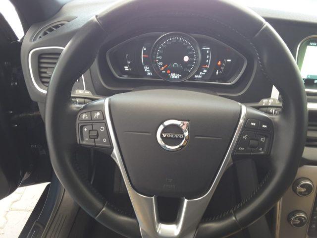 VOLVO V40 D2 Geartronic Inscription *FULL OPTIONAL*