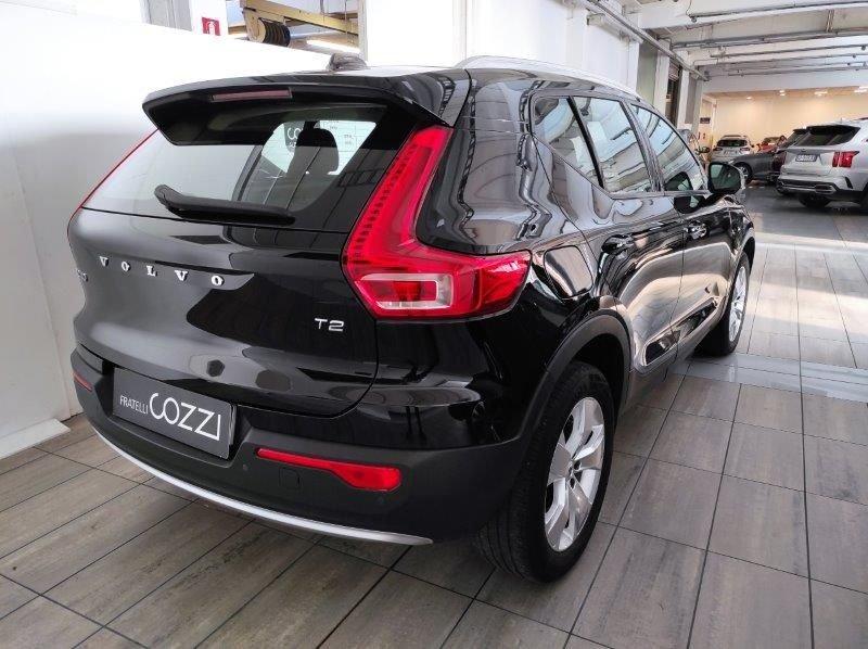 Volvo XC40 (2017-->) T2 Geartronic Momentum Core N1