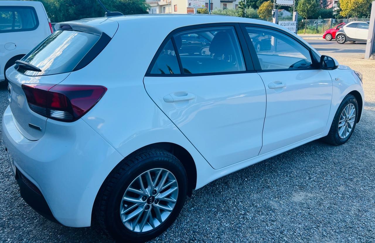 Kia Rio 1.0 T-GDi 100 CV MHEV iMT Style