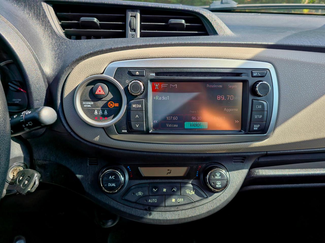 Toyota Yaris 1.0 5 porte Lounge 2012-E5B Manuale NEO