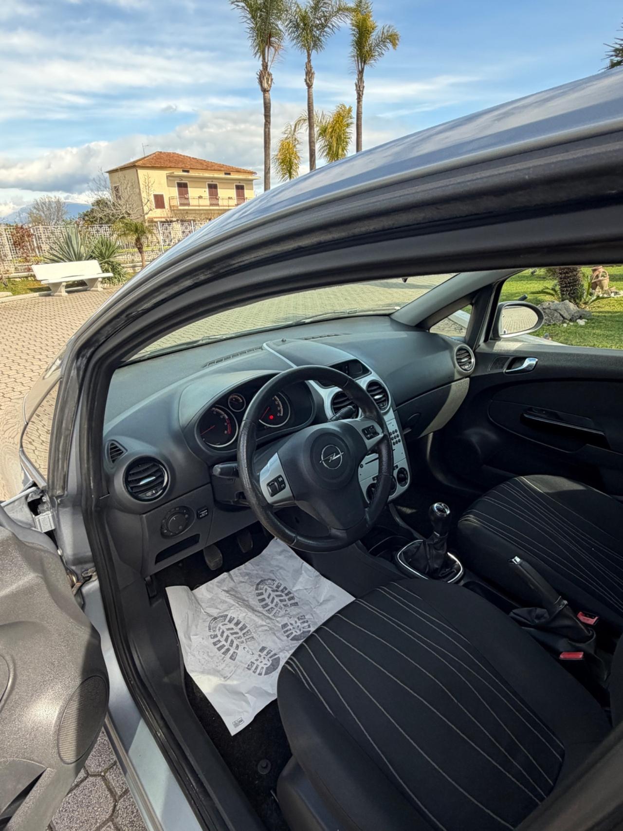 Opel Corsa 1.2 5 porte Easytronic Cosmo