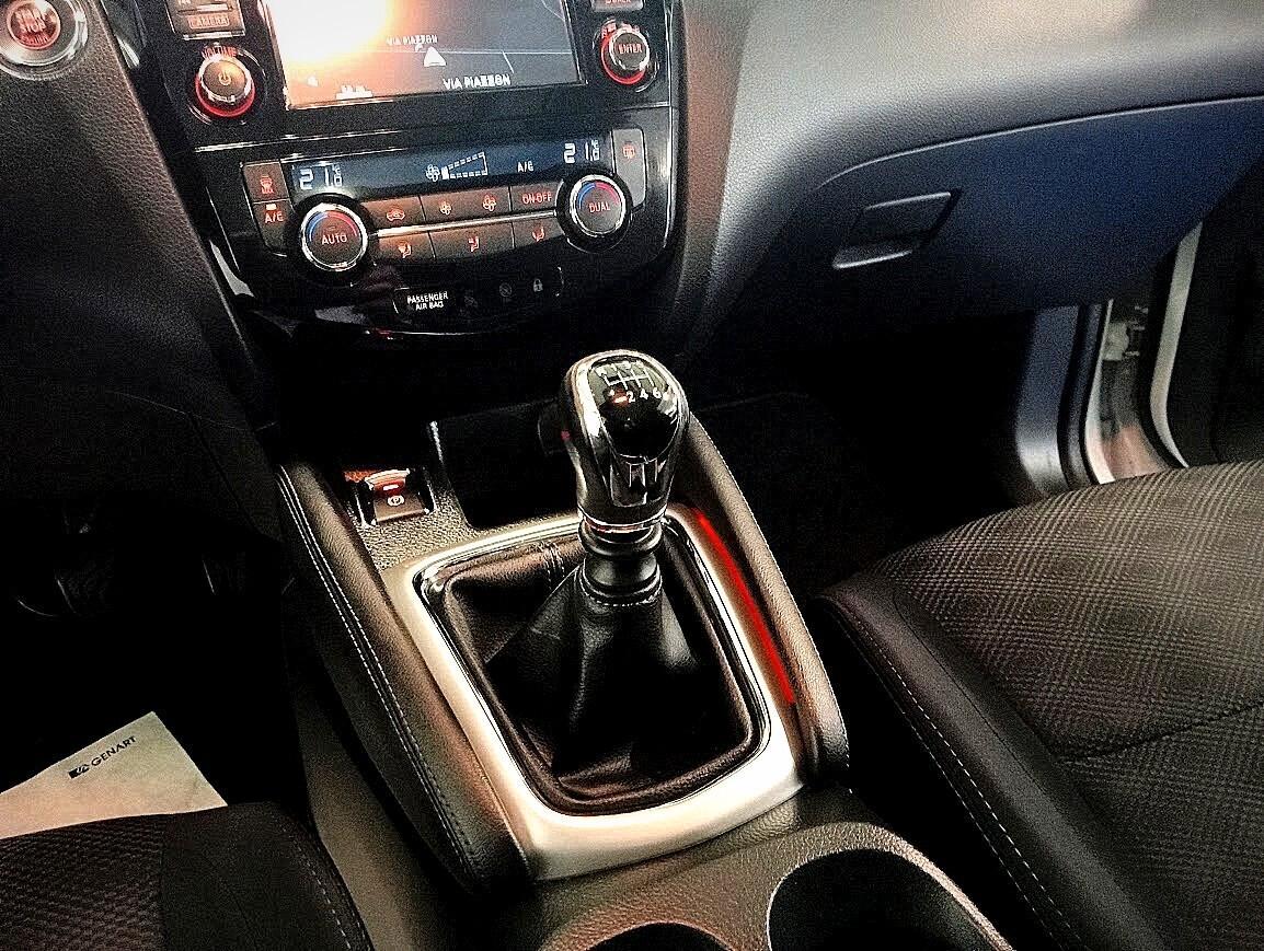 Nissan Qashqai 1.5 DCI TEKNA 360° TETTO PANO 18" EURO6