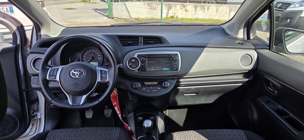 TOYOTA YARIS 1.0 5P LOUNGE