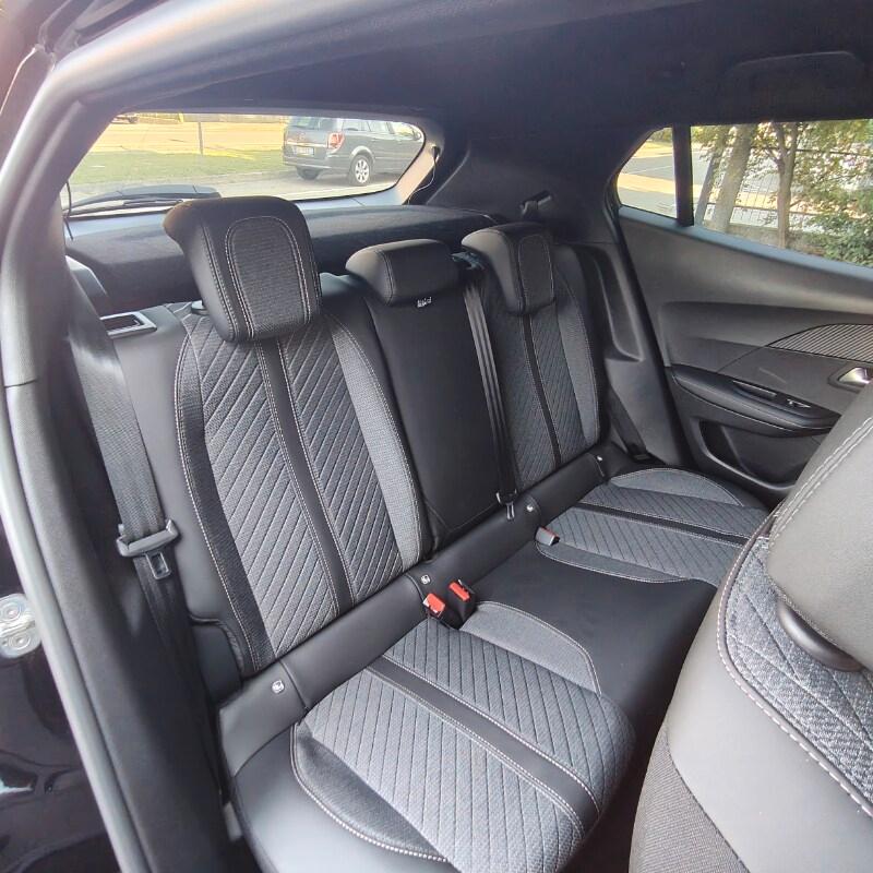 PEUGEOT 2008 2ª serie 2008 Hybrid 145 e-DCS6 A...