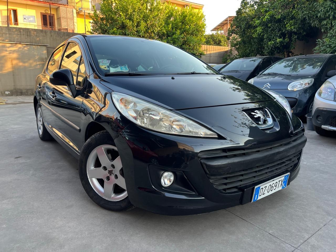 Peugeot 207 1.4 8V 75CV 5p. GPL