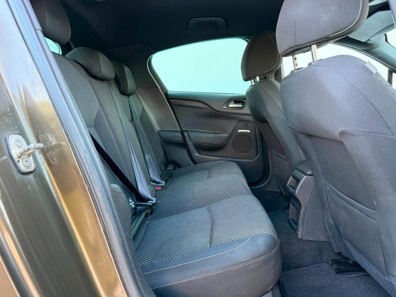 DS4 1.6 e-HDi Berlina 110cv 145000KM