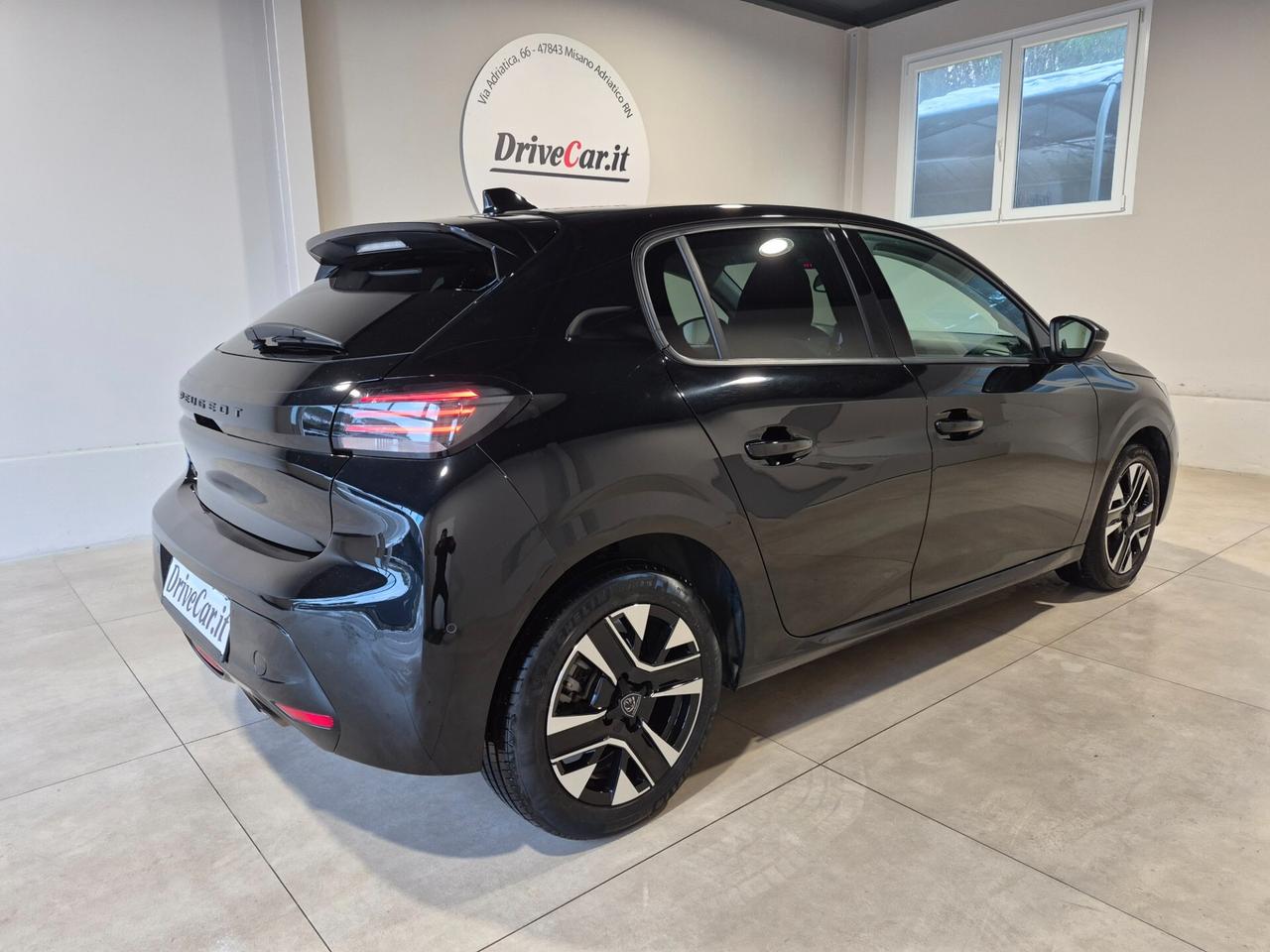 Peugeot 208 ALLURE 1.2 APPLE CARPLAY + ANDROID AUTO LED NAVI