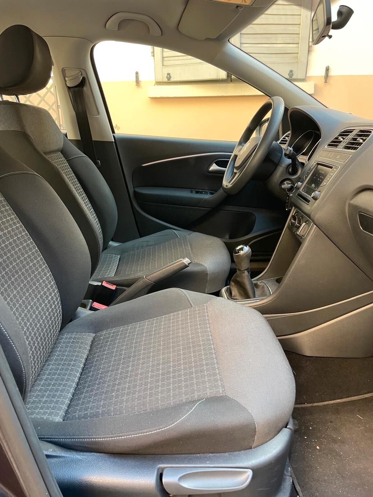 Volkswagen Polo V 2014 5p 1.4 tdi Comfortline 75cv