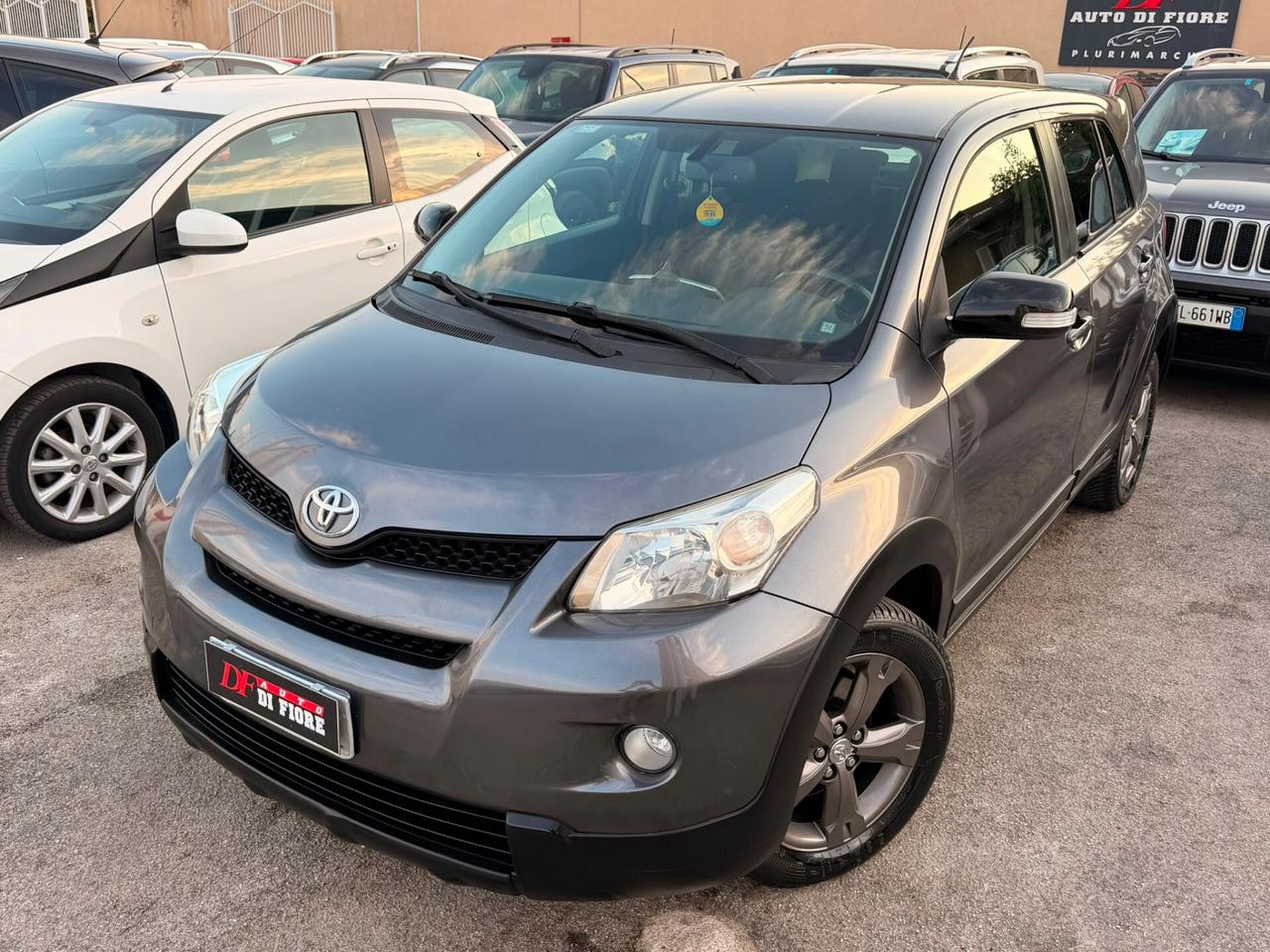 Toyota Urban Cruiser 1.4 D-4D 90CV 4X4 Luxury sensori parcheggio