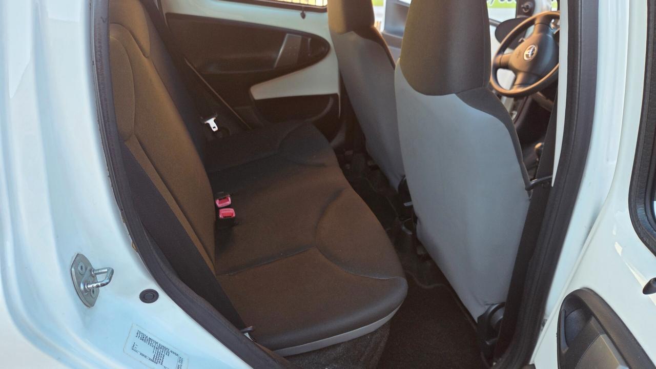 Toyota Aygo 1.0 12V VVT-i 5 porte Lounge Connect unico proprietario