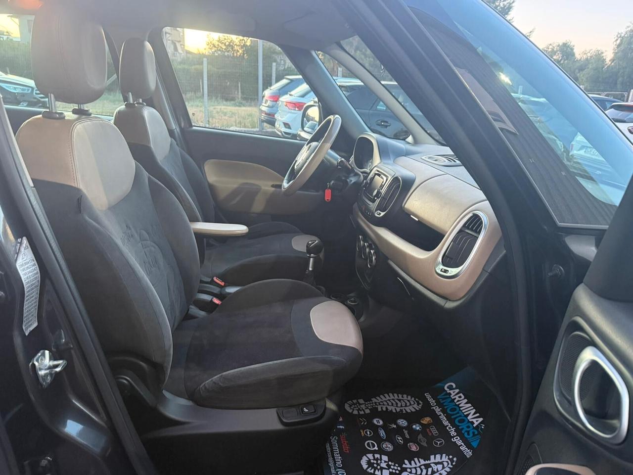 Fiat 500L LIVING cc1.6MJT LOUNGE