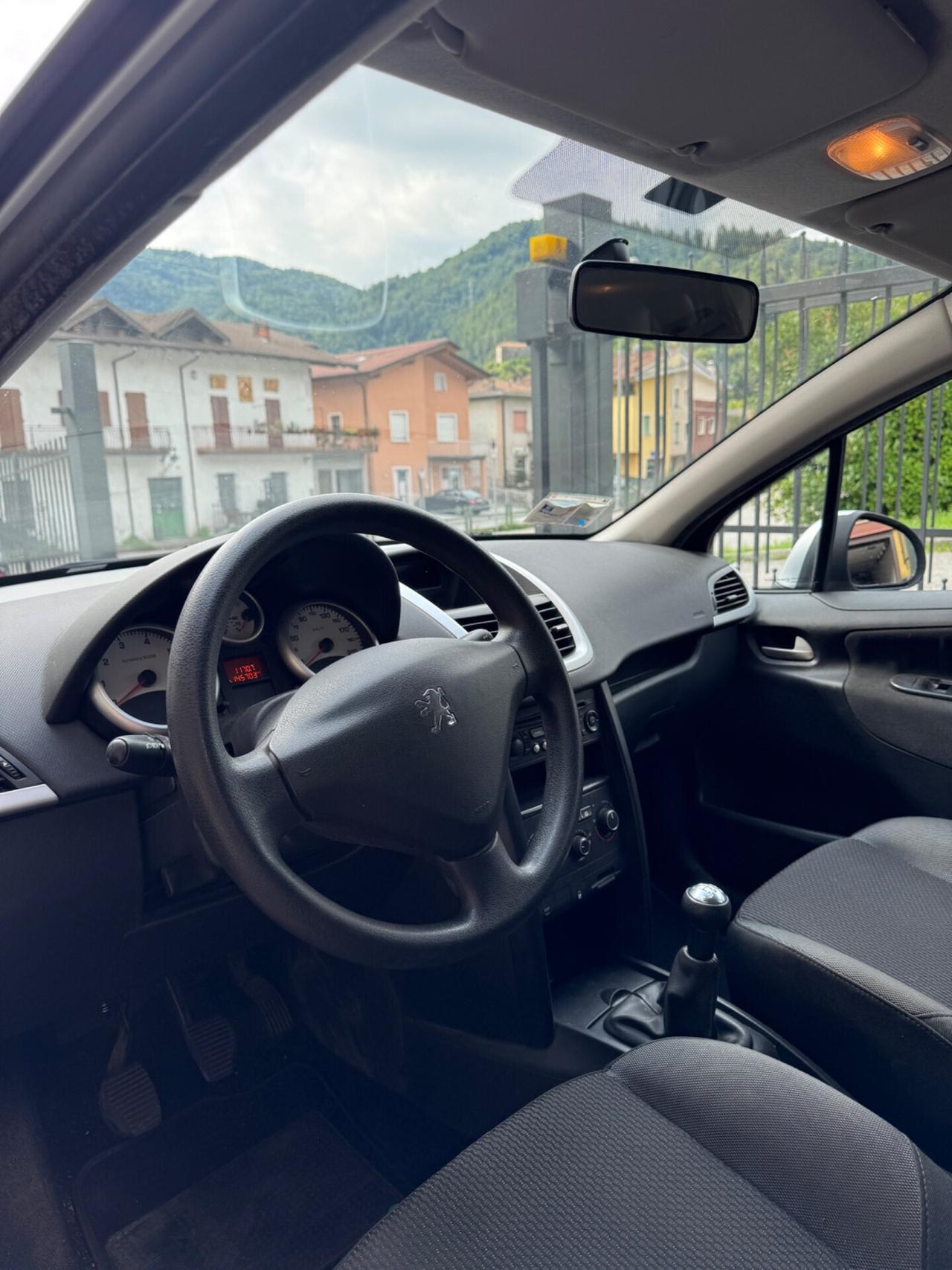 Peugeot 207 1.4 8V 75CV 5p. X Line ECO GPL