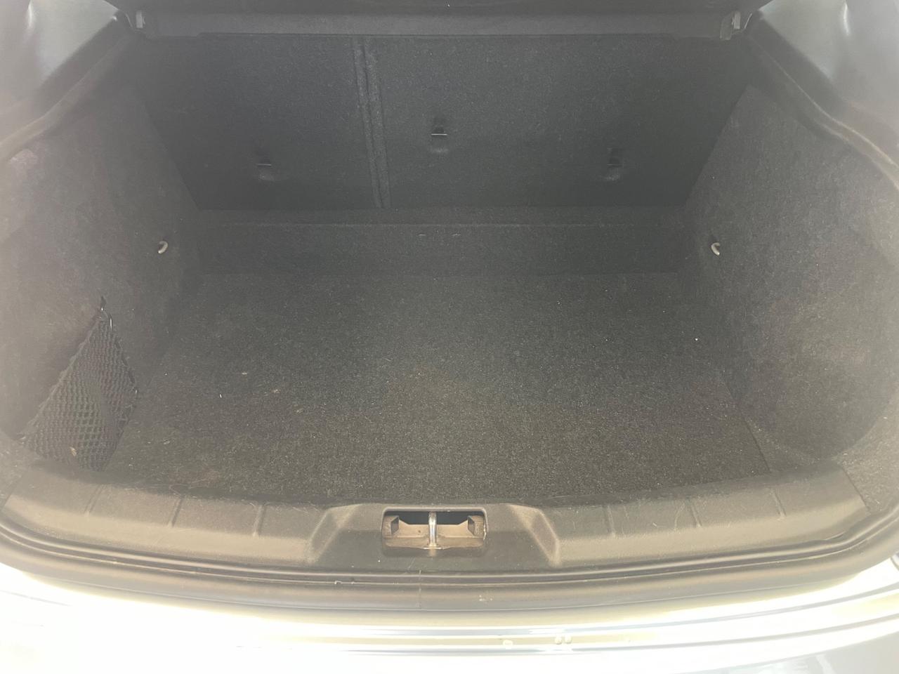 Volvo V40 Cross Country D4 Geartronic Momentum - Nessun vincolo -