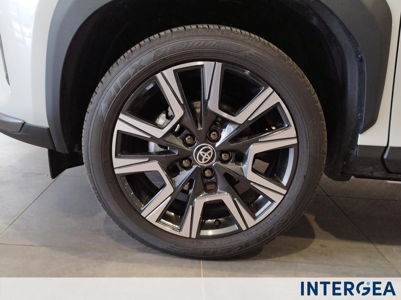 TOYOTA Yaris Cross 1.5h Lounge fwd 130cv e-cvt