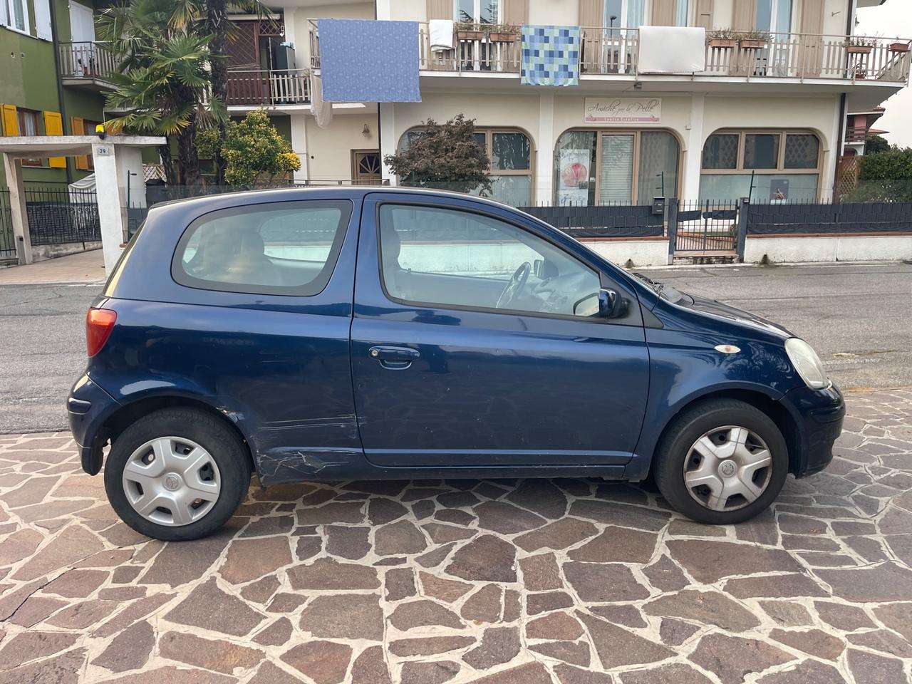Toyota Yaris 1.0i 16V cat 3 porte