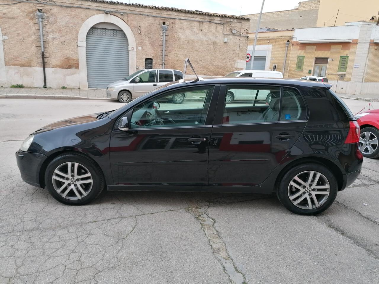 Volkswagen Golf 2.0 16V TDI 5p. Sportline