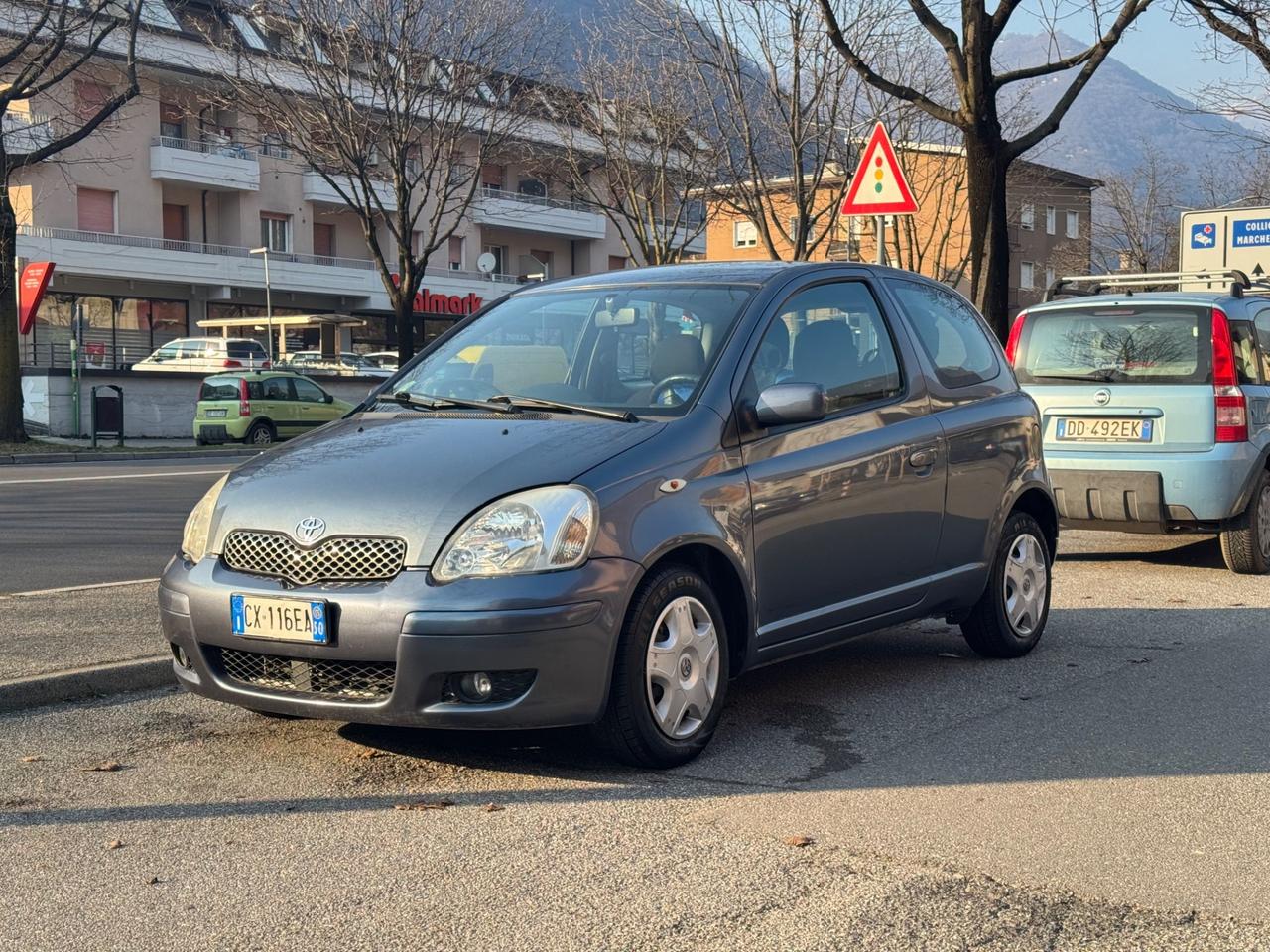 Toyota Yaris 1.0 3 porte Sol - FRIZIONE NUOVA - GOMME NUOVE 4ST. - OK NEOPATENTATI