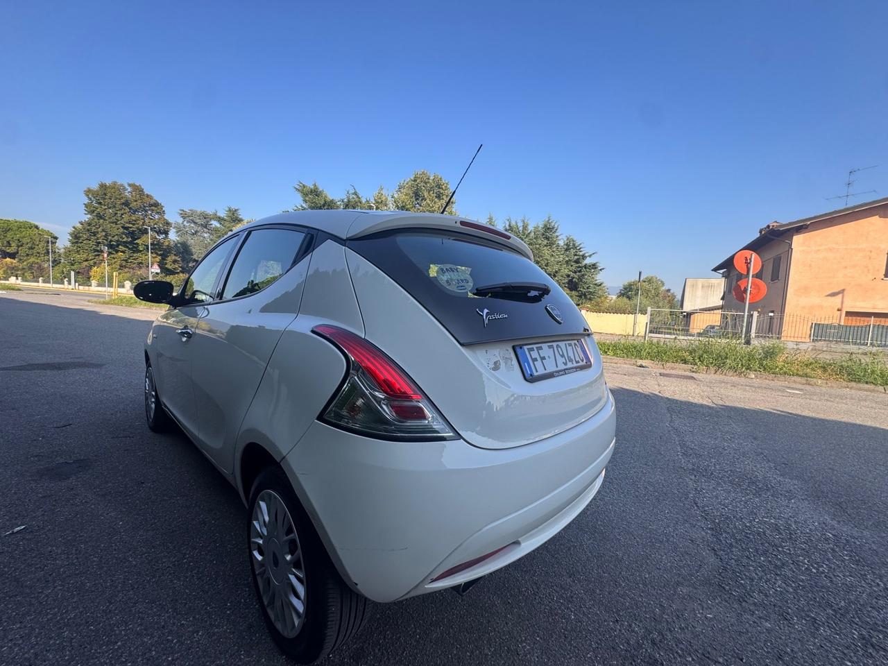 Lancia Ypsilon 1.2 69 CV 5 porte GPL Ecochic Silver