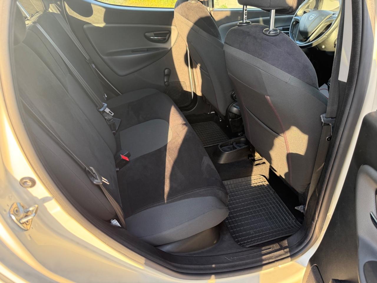 Lancia Ypsilon 1.2 69 CV 5 porte S&S Platinum