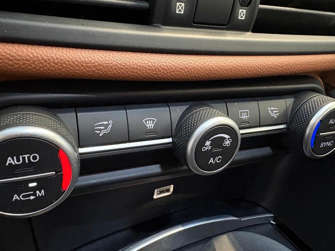 Alfa Romeo Giulia SUPER 2.2 Turbodiesel 180 CV 6mt UNICO PR.