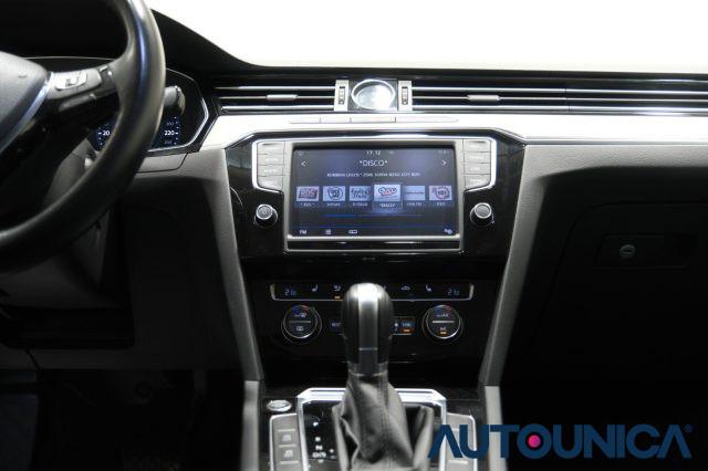 VOLKSWAGEN Passat Variant 2.0 TDI 190 CV DSG HIGHLINE BMT FARI LED