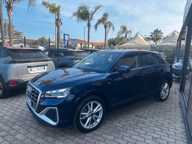Audi Q2 35 TFSI Identity Black