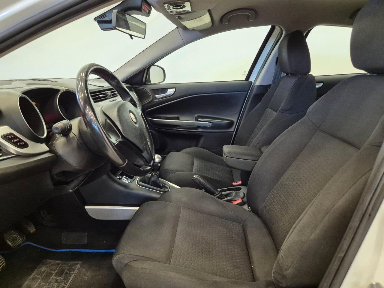 Alfa Romeo Giulietta 1.4 tb 105cv - NEOPATENTATI