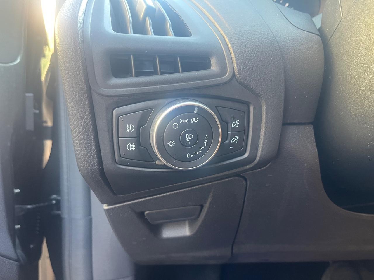 Ford Focus 1.5 TDCi 120 CV Start&Stop Powershift Titanium