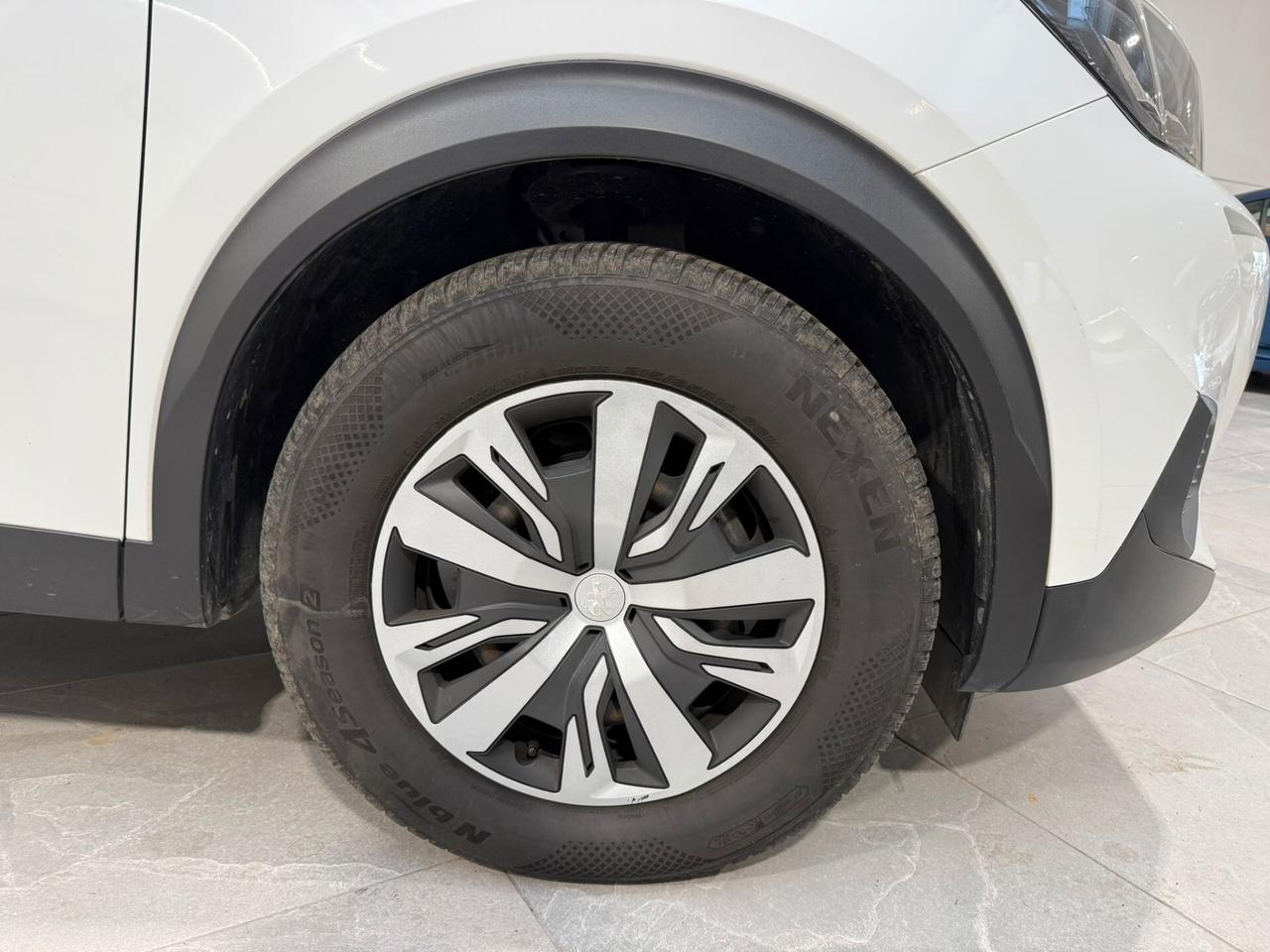 Peugeot 2008 PureTech 130 S&S EAT8 Active