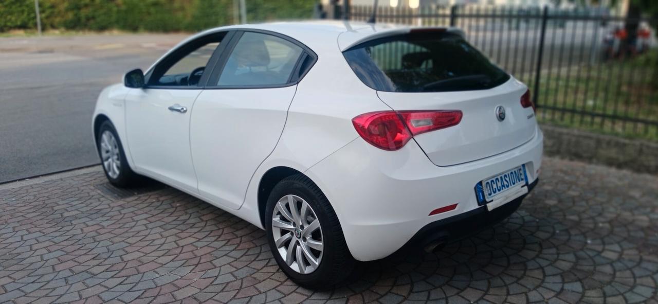 Alfa Romeo Giulietta 1.6 JTDm 120 CV neopatentati