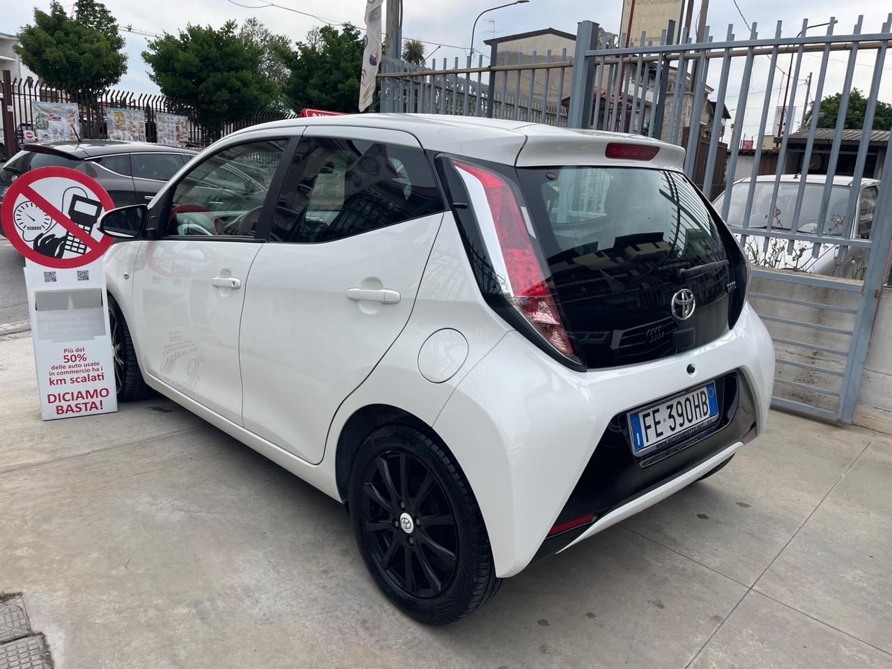Toyota Aygo 1.0 VVT-i 69 CV 5 porte x-wave MMT
