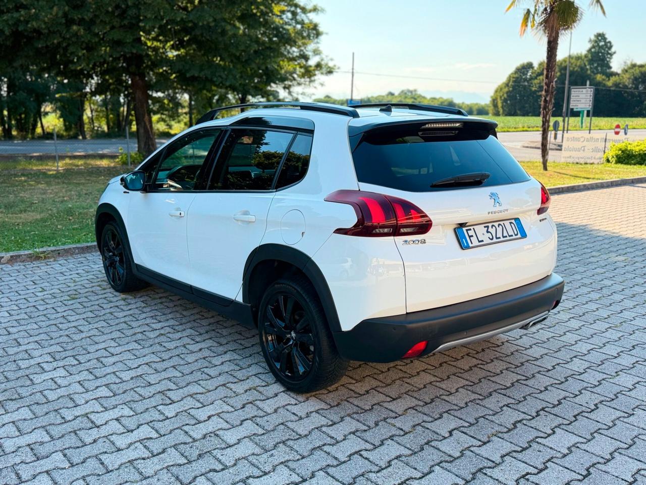 Peugeot 2008 PureTech Turbo 130 S&S Black Matt