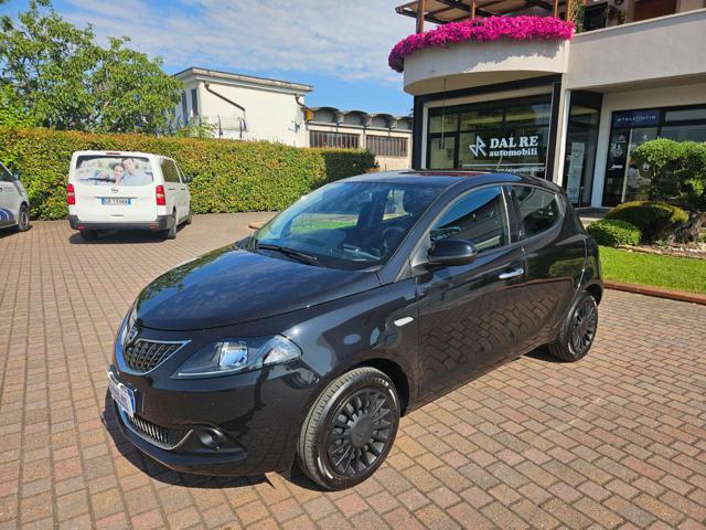 LANCIA Ypsilon 1.0 FireFly 5 porte S&S Hybrid Ecochic Silver