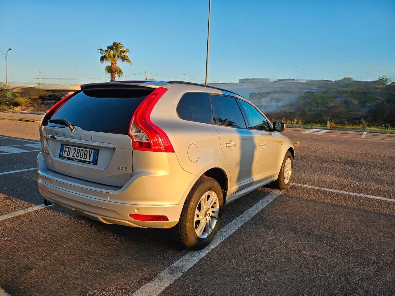 Volvo XC 60 D3 Geartronic Momentum navi AUTOCARRO