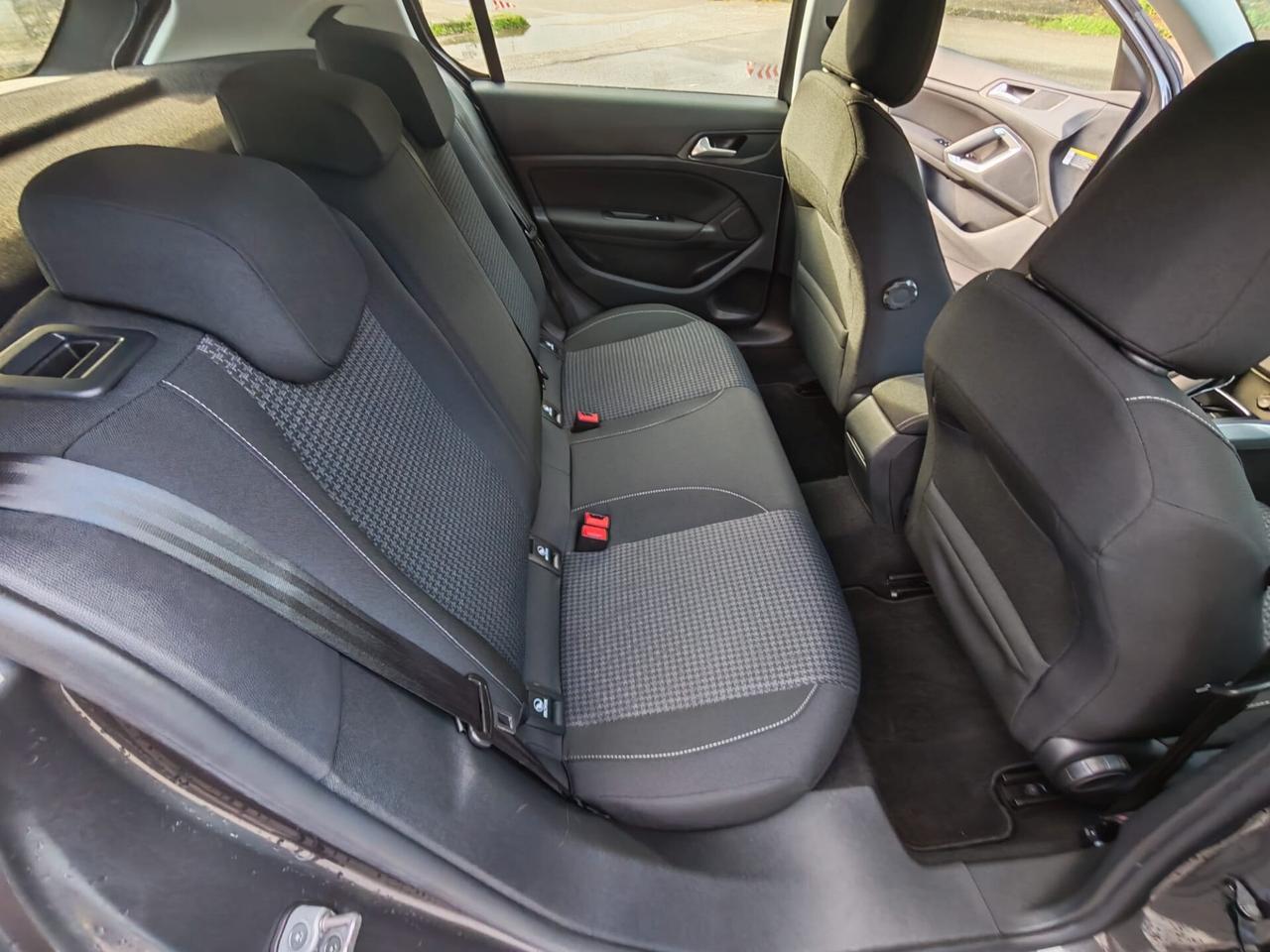 Peugeot 308 BlueHDi 130 S&S Active Business EAT8