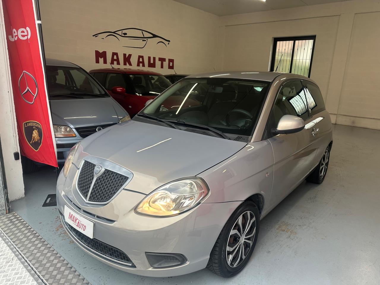 Lancia Ypsilon 1.4 Platino Ecochic GPL