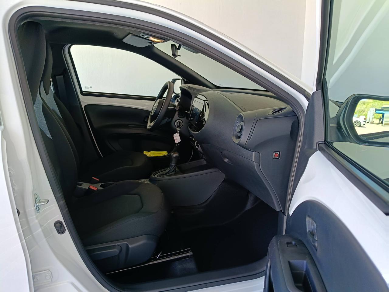 TOYOTA AYGO X HEV MC26