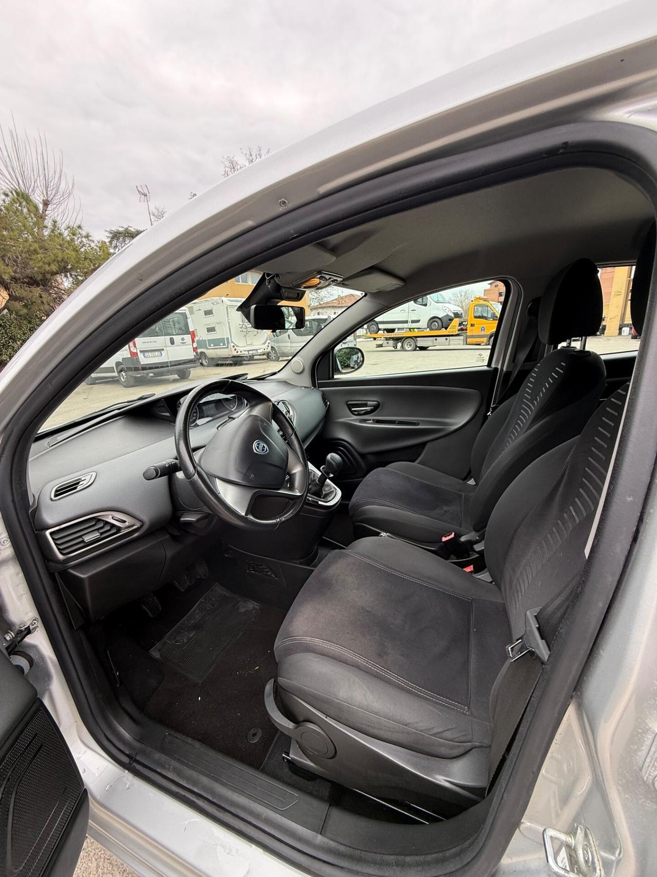 Lancia Ypsilon 1.2 69 CV 5 porte GPL Ecochic Gold