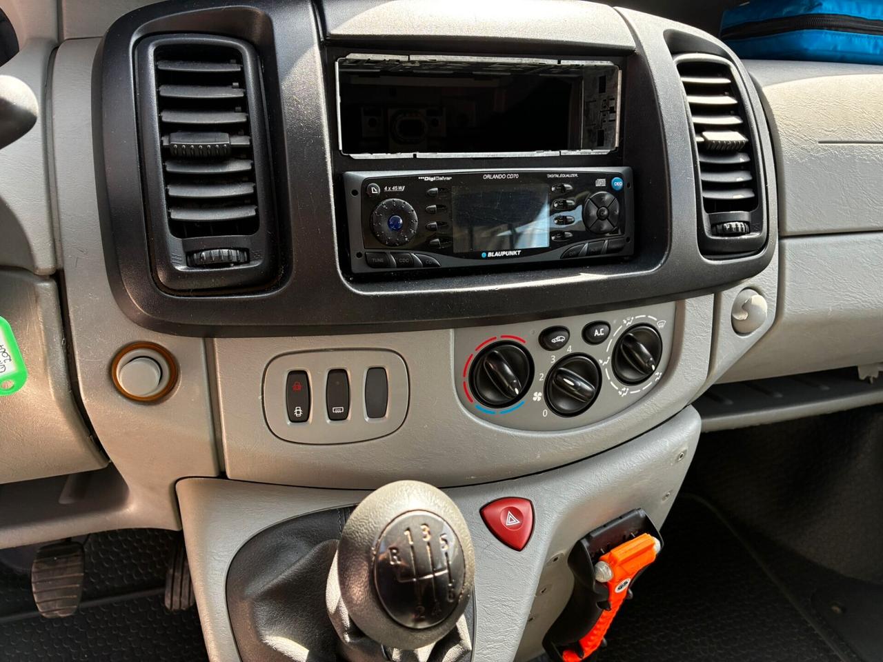 OPEL VIVARO 2.0 CDTI 8POSTI PASSO LUNGO GANCIO TRAINO KM115MILA