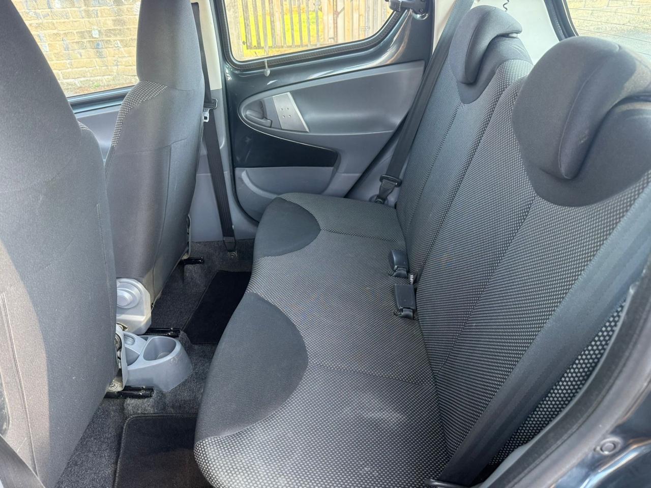Toyota Aygo adatta a neopatentati