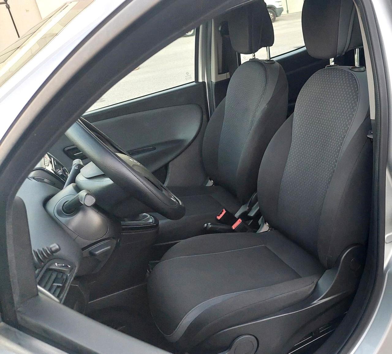 LANCIA YPSILON 1.2-UNICO PROPRIETARIO-NEOPATENTATI