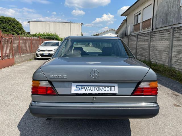 MERCEDES-BENZ E 200 E 200