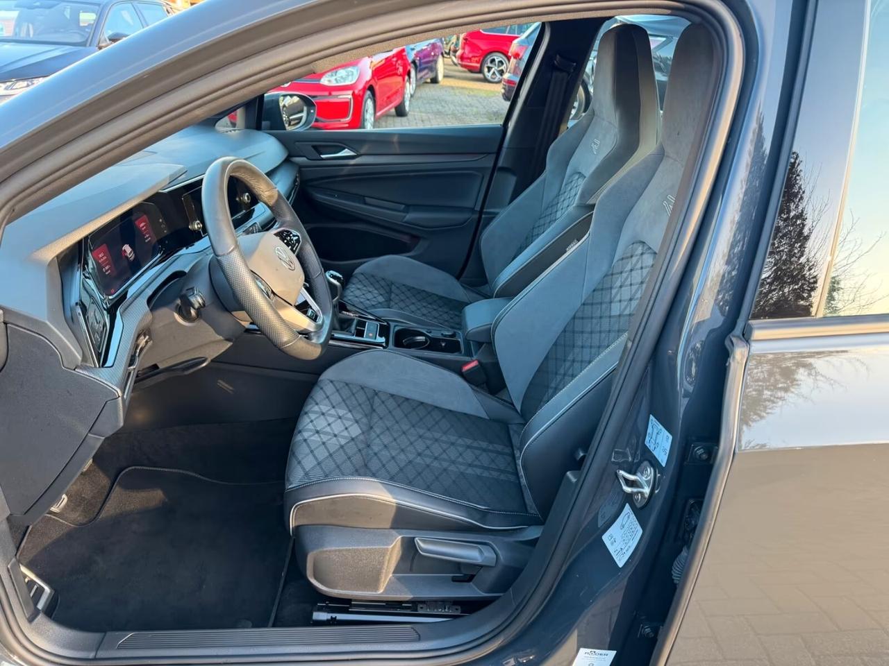 Volkswagen Golf VIII Lim. R-Line